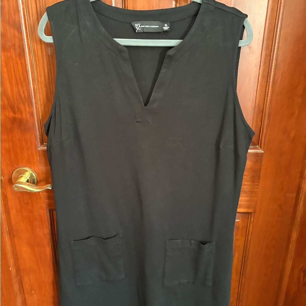 New York & Company Black Sleeveless Dress
